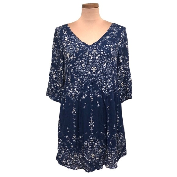 NWT Francesca’s Collection En Crème Dress Size Small Blue Floral Print - Picture 1 of 11